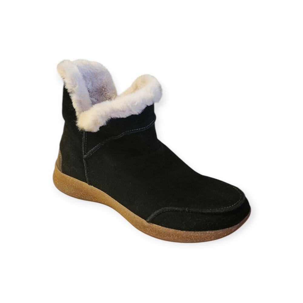 NEW Taos Future Mid Top Casual Black Suede Faux Fur Lined Pull On Boot Women 11